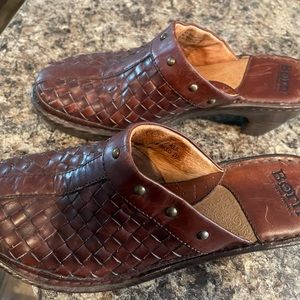 Ladies size 9 Born clogs, excellent used condition.